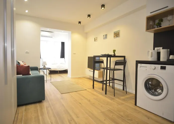Tirana Accomodation Premium